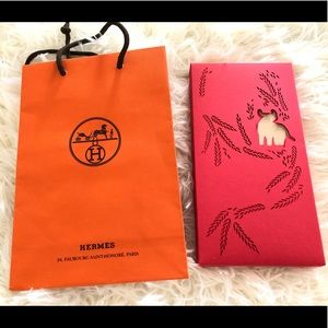 Hermès red envelope